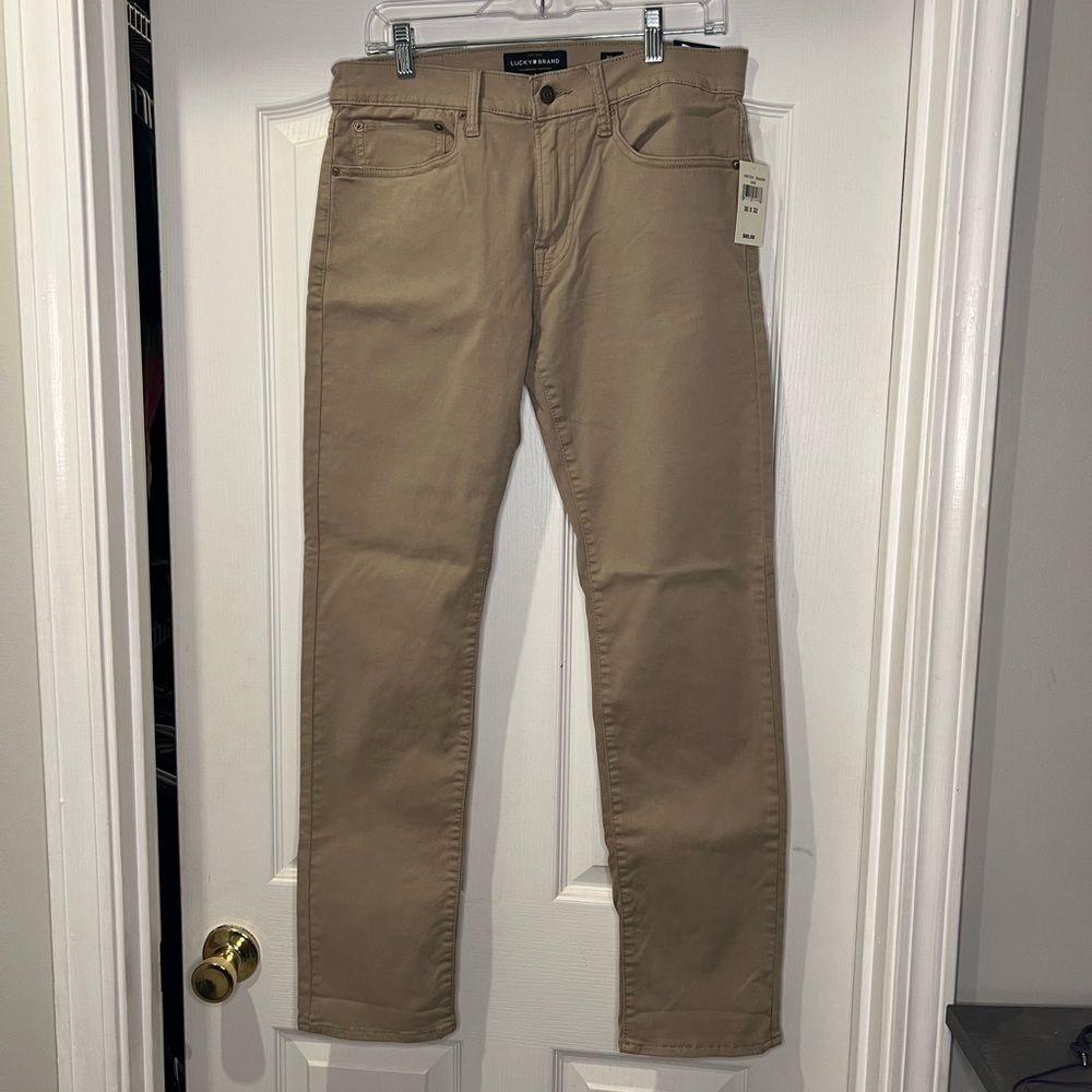 NWT Mens Lucky Brand khakis
